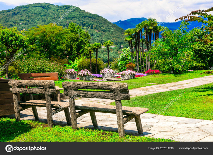 depositphotos_207311718-stock-photo-villa-taranto-beautiful-botanical-garden (700x510, 639Kb)