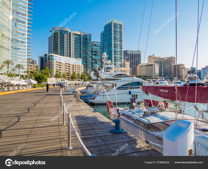 depositphotos_278690222-stock-photo-zaitunay-bay-beirut-lebanon (700x568, 554Kb)