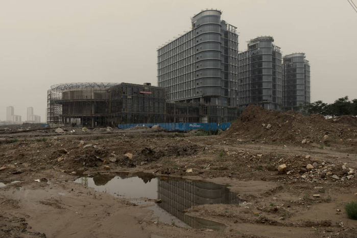 old-construction-ghost-city-china (700x466, 250Kb)