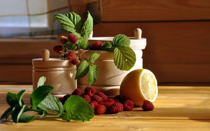 raspberries-dishes-table (700x437, 266Kb)