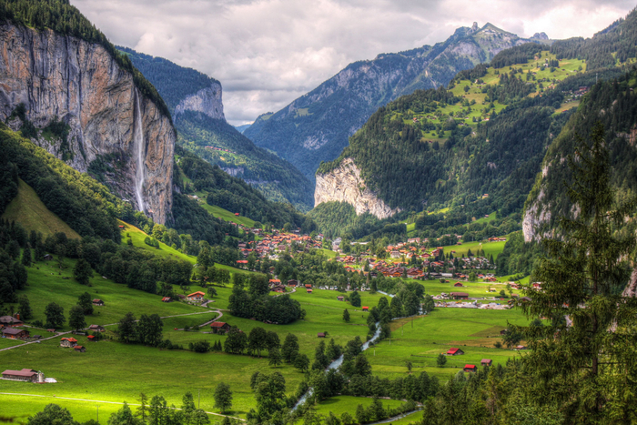 Lauterbrunnen-pure-nature-Switzerland (700x467, 515Kb)