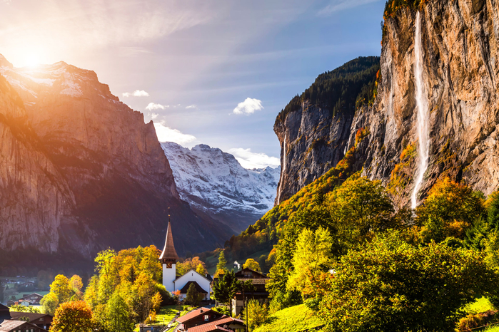 Sunrise-Staubbach-Falls-in-Lauterbrunnen-Switzerland (700x466, 530Kb)