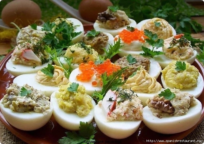 Фаршированные яйца: 25 вариантов начинки