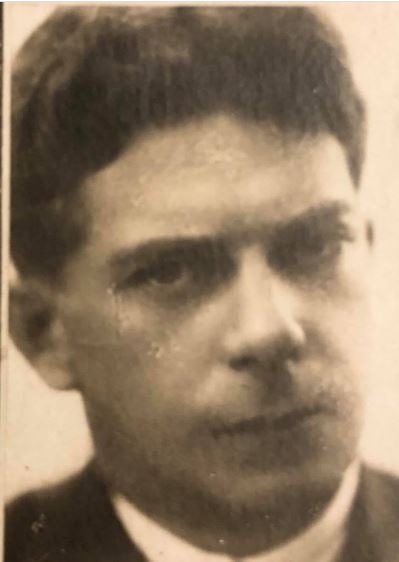 4474615_Foto_s_vinetki_9_vipyska_vrachei_SAGY_1931_god__Anciferov_L_V_Iz_arhiva_Vavilovoi_T_A_ (399x562, 20Kb)