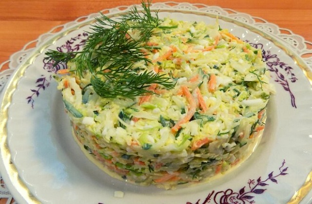 овощной салат из савойской капусты, огурцов и моркови 2 (640x420, 270Kb)