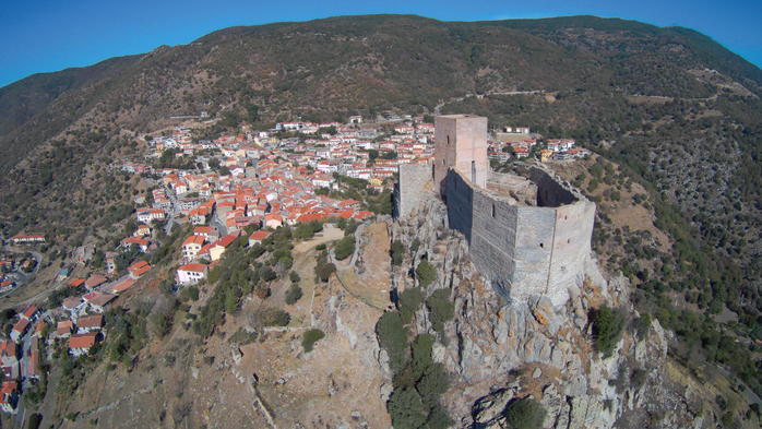 castello_del_goceano_-_burgosss_antonio_figoni_wiki_ccbysa (700x393, 449Kb)