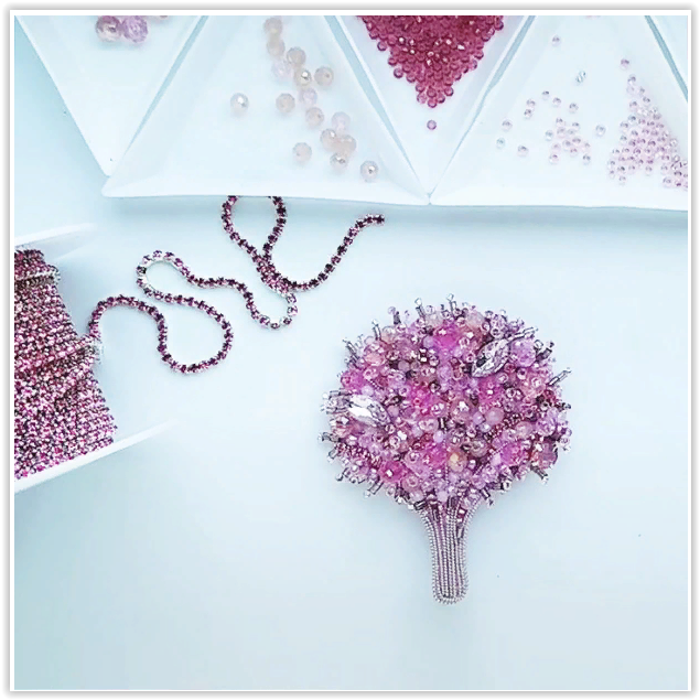Красивая брошь «Розовая САКУРА» из бисера