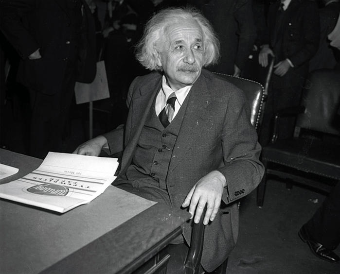 Albert-Einstein 6 (700x564, 508Kb)