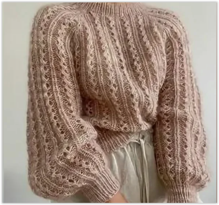 Модная модель вязаной кофты спицами для женщин