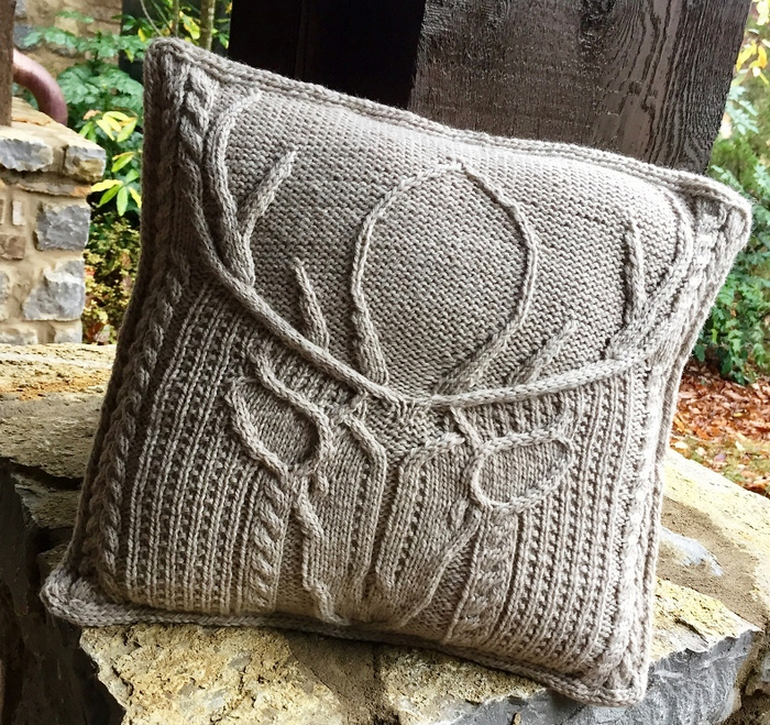 Stag Head Pullover_pillow1 (700x659, 605Kb)
