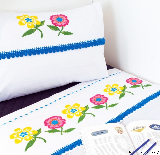 Комплект постельного белья с цветочной вышивкой (652x630, 200Kb)