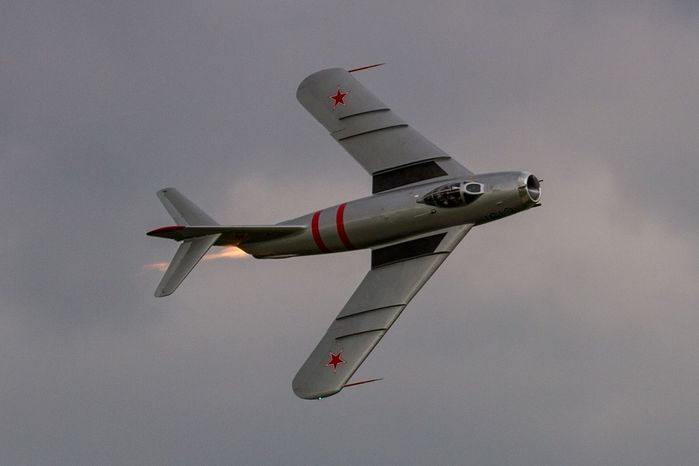 4039185_MiG17_Take_to_the_Skies_Airfest_Durant_Oklahoma_3 (700x466, 18Kb)