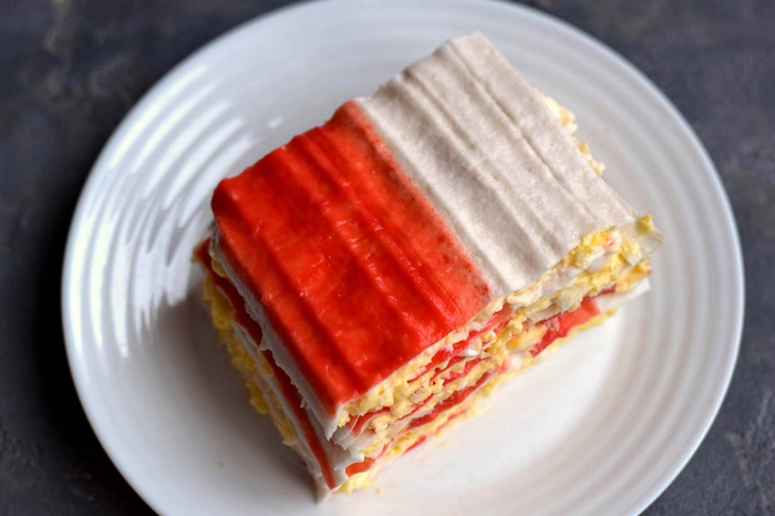 быстрый закусочный торт с крабовыми палочками 7 (700x466, 259Kb)