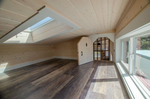  Loft-bedroom-of-The-Burrow-hidden-behind-a-trap-door-1024x678 (700x463, 254Kb)