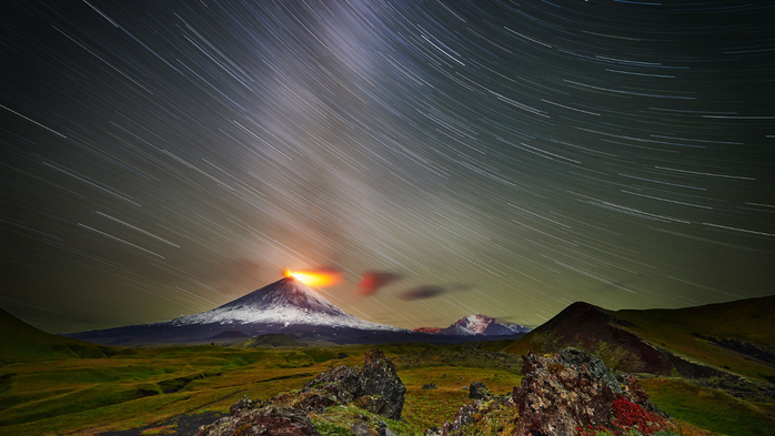 Klyuchevskaya Sopka volcano activity, Kamchatka Peninsula, Russia (700x393, 315Kb)