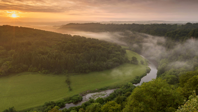 Sunrise over the Wye Valley seen from Yat Rock, Symonds Yat, Herefordshire, England, UK (700x393, 297Kb)