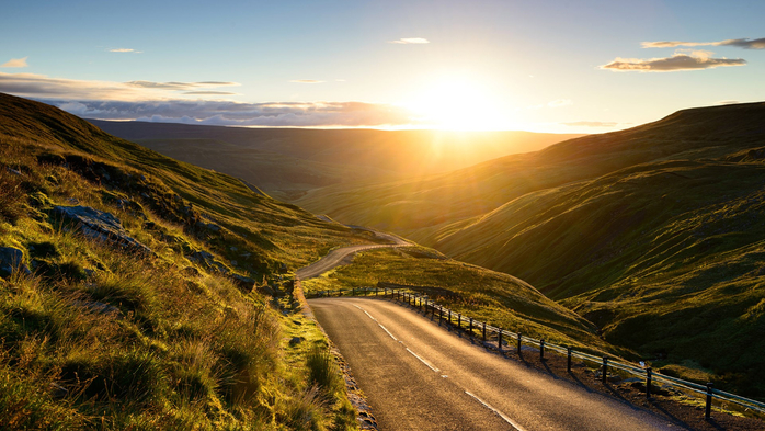 Sunrise over winding mountain road in north Yorkshire, England, UK (700x393, 385Kb)