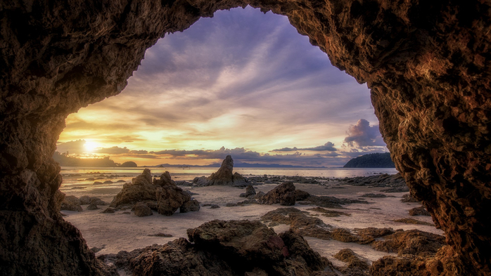 Sunset at Kao Kwai (Buffalo) Beach at Payam Island (Koh Payam), Ko Phayam, Ranong, Thailand (700x393, 339Kb)