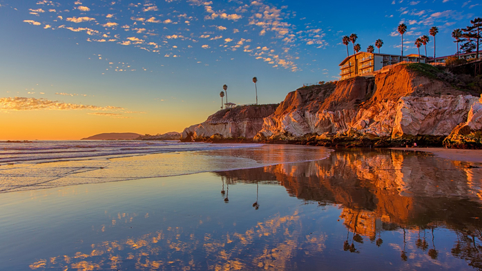 Sunset at the north end of Pismo Beach, cliff at low tide, California, USA (700x393, 396Kb)