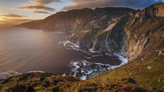 The Slieve League Cliffs at sunset, Donegal, Ireland (700x393, 368Kb)