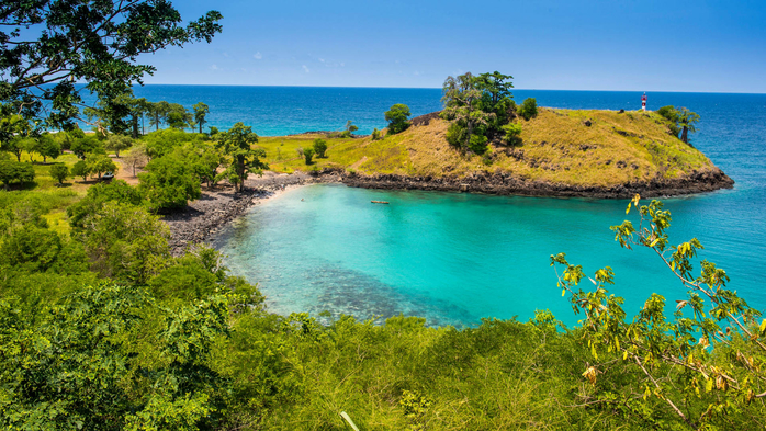 The turquoise waters of Lagoa Azul in northern Sao Tome, Sao Tome and Principe (700x393, 492Kb)