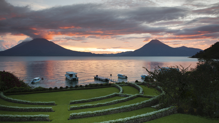 Toliman volcano, lake Lago de Atitlán, Guatemala (700x393, 314Kb)