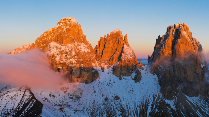 Dolomites peaks panoramic aerial view, rocky landscape, Italy (700x393, 380Kb)