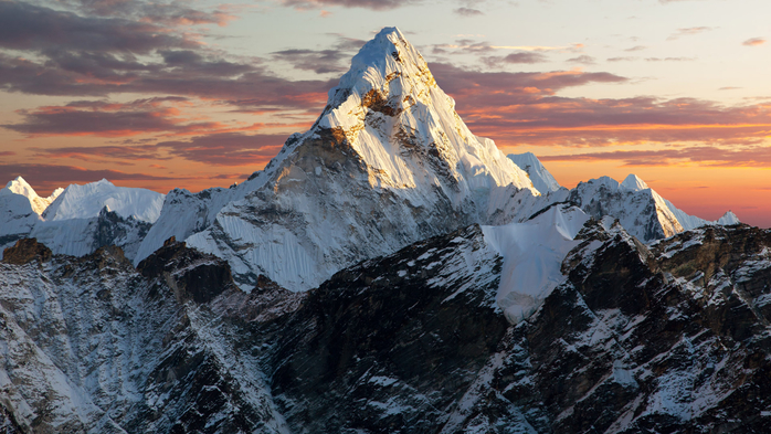 Evening view of Ama Dablam on the way to Everest Base Camp, Nepal (700x393, 388Kb)