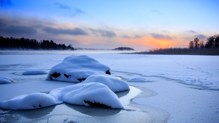 Frozen lake at winter sunset, Tampere, Finland (700x393, 260Kb)