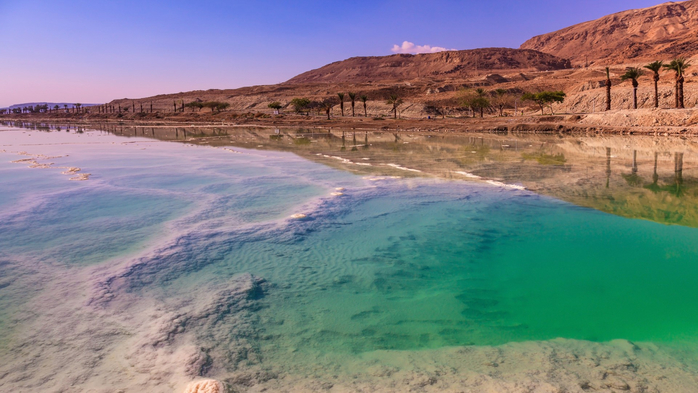 Fused salt made on the surface of the water, Dead Sea, Israel (700x393, 324Kb)