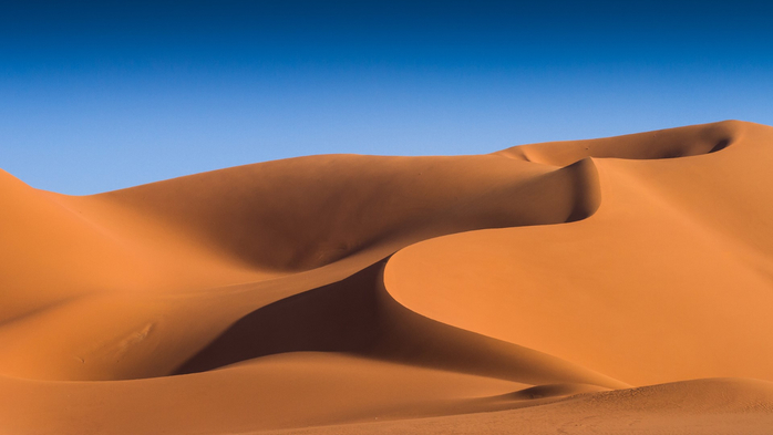 Golden silky Sahara desert sand dunes at sunset, In Amenas, Illizi, Algeria (700x393, 179Kb)