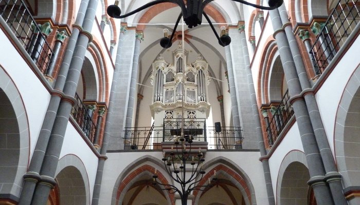 interni-della-chiesa1 (900x600, 76Kb)