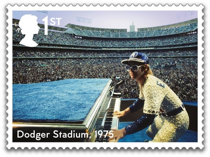 Elton-John-in-Concert-at-Dodger-Stadium-1975 (700x523, 163Kb)