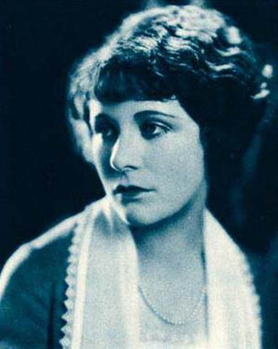Virginia_Valli (558x700, 274Kb)