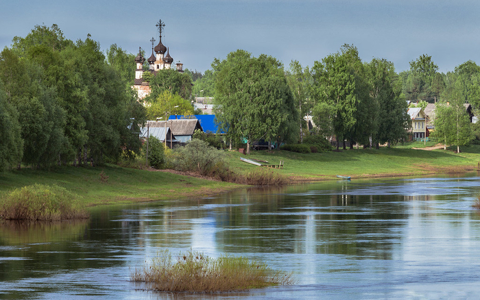 Церковь  ождества Христова на берегу реки Мологи (700x438, 418Kb)