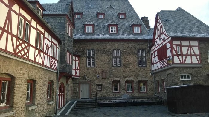 burg-stahleck9 (900x594, 78Kb)