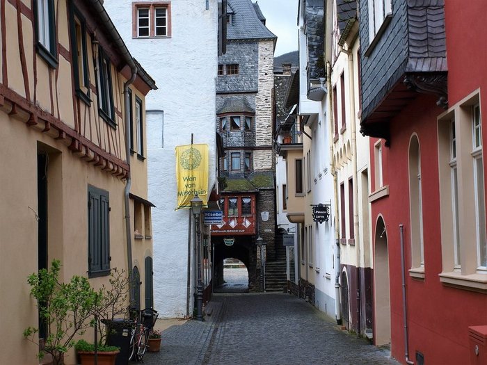 bacharach-is-closed-4 (900x725, 96Kb)