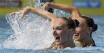 Наталья Ищенко и Светлана Ромашина (Natalia Ischenko and Svetlana Romashina) из России. Выступление пар на чемпионате Европы по синхронному плаванию в Будапеште, 5 августа 2010 года.