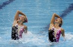 Ковача и Ката Штумпф (Dorottya Kovacs and Kata Stumpf) из Венгрии. Выступление пар на чемпионате Европы по синхронному плаванию в Будапеште, 5 августа 2010 года.
