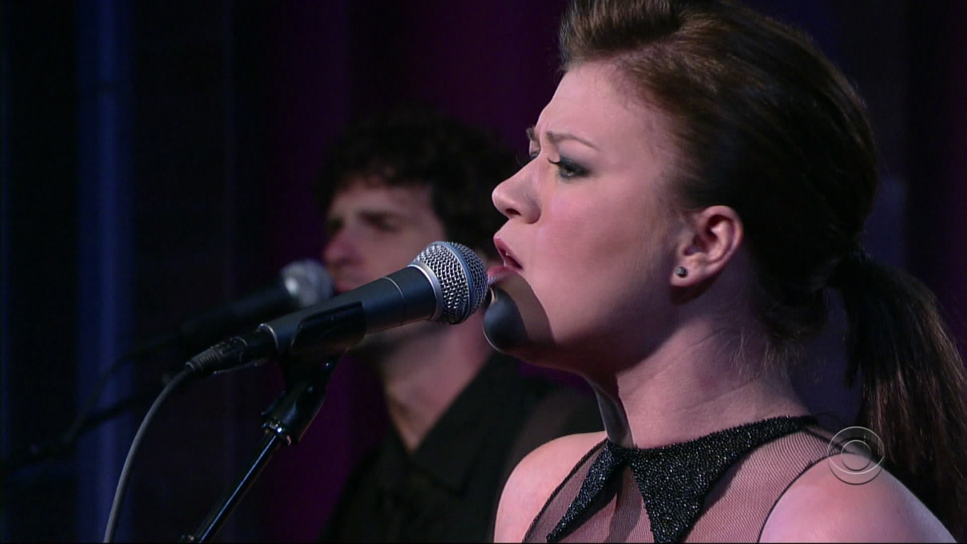 Kelly Clarkson - Never Again (Late Show With David Letterman)