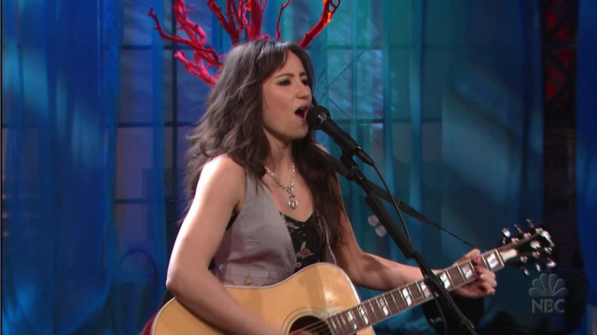 KT Tunstall - Black Horse and The Cherry Tree (Live on Jay Leno 14.06.2006)