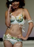 Японская Премия дизайна белья Триумф Вдохновения (Triumph Inspiration Award Japan lingerie design)  в Бунка колледже моды в Токио, 21 мая 2010.