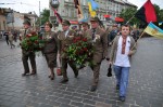 Колонна растянулась на несколько сот метров.