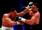 WBC Супертяжелый Чемпионат мира по боксу. Бой между Виталием Кличко из Украины и Альбертом Сосновским из Польши на Veltins Арене в Гельзенкирхене, Германия, 29 мая 2010 года. 