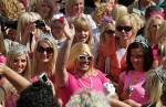 'Go Blonde' в Риге! На борьбу с кризисом собрались 1 000 блондинок, Рига, Латвия, 29 мая 2010 года.