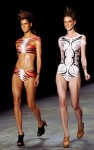 Работы дизайнера Triya на Rio Fashion Week, Коллекция лето 2010/2011, Пир Мауа, Рио-де-Жанейро, Бразилия, 1 июня 2010 года.