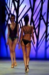 Работы дизайнера Triya на Rio Fashion Week, Коллекция лето 2010/2011, Пир Мауа, Рио-де-Жанейро, Бразилия, 1 июня 2010 года.