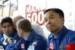 Участники эксперимента Mars500. Эксперимент по имитации миссии на Марс, Mars500 в Москве, 3 июня 2010 года.