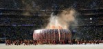 Церемония открытия чемпионата мира по футболу на стадионе Soccer City в Йоханнесбурге, ЮАР, 11 июня 2010 года.