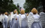 Christopher Street Day (КУР) gay pride Parade в Берлине, 19 июня 2010 года. Несколько тысяч демонстрантов приняли участие в ежегодном параде КУР, чтобы продемонстрировать права лесбиянок, геев, бисексуалов, трансвеститов и транссексуалов.